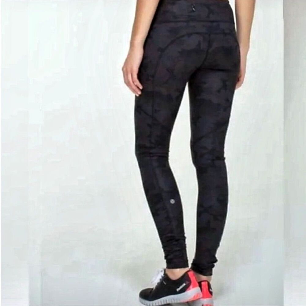 Lululemon Speed Tight Leggings Black Gray Camo Ruched size 4 RARE EUC